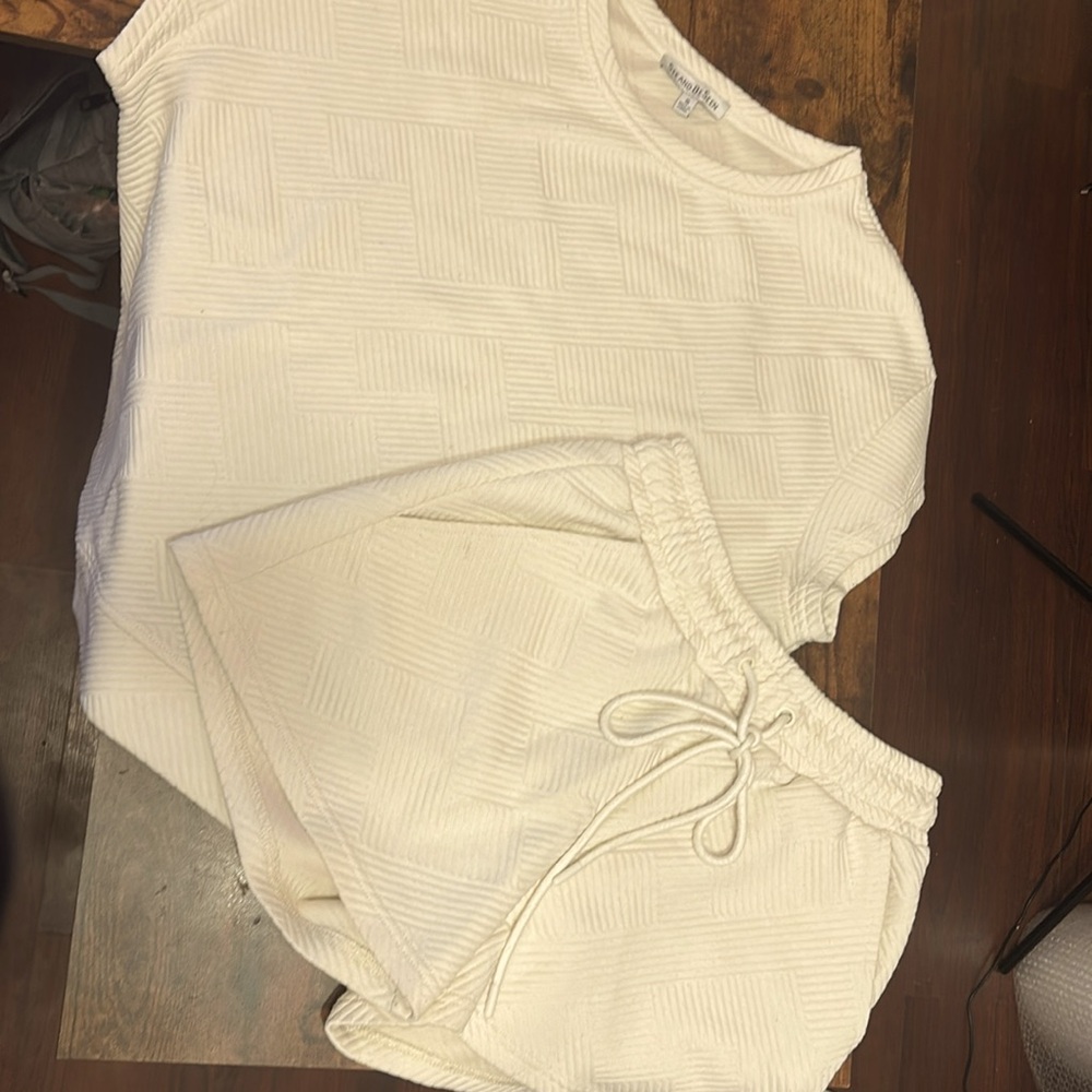See & Be Seen Cream Cool & Collected Oversized Geometric Top & Short Set Sz S